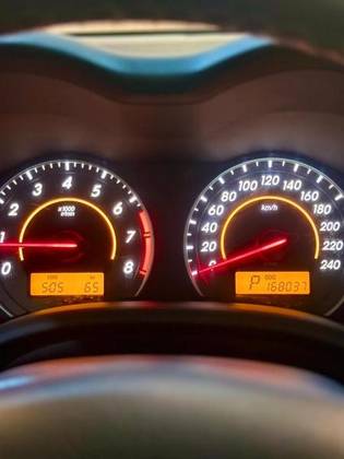 TOYOTA COROLLA 1.8 GLI 16V FLEX 4P AUTOMÁTICO